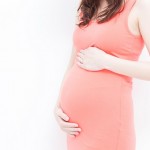妊娠中に足がつるのはなぜ？原因や予防法をご紹介